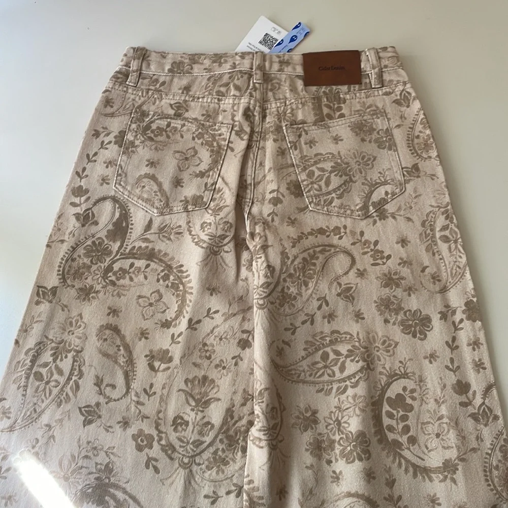 Paisley Print Beige High-Rise Jeans - Picture 3 of 5